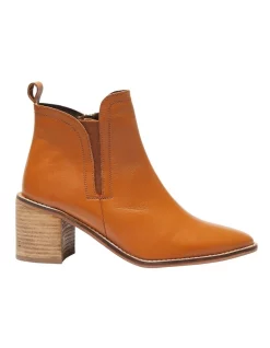 Flash Sale ⭐ Ravella Nomad Tan Glove Boots 🥰