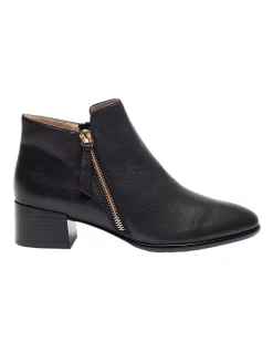 Brand new 🤩 Jane Debster Aaron Black Glove Boots 🧨