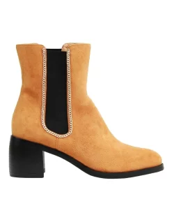 Promo 🎁 Belle & Bloom Remember Tonight Camel Suede Chelsea Boot 🧨