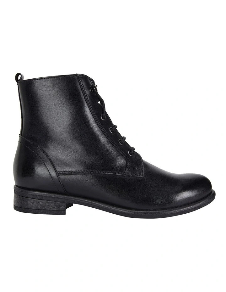 Flash Sale 𧨠Sandler Badge Black Glove Boots π₯ 3 Flash Sale 𧨠Sandler Badge Black Glove Boots π₯