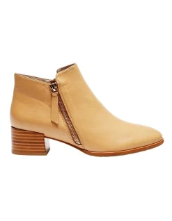 Flash Sale 😀 Jane Debster Aaron Camel Glove Boots ✔️