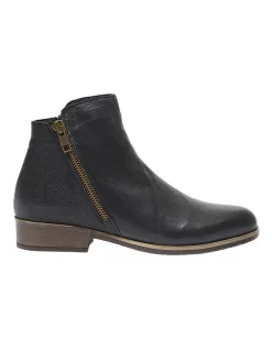 Cheap ✔️ Wide Steps Lido Boots In Black Glove 👏