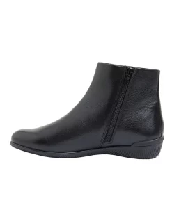 Wholesale ⭐ Wide Steps Walker Black Glove Boot 🧨 -Bootopia Store unnamed file 1842