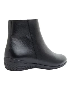 Wholesale ⭐ Wide Steps Walker Black Glove Boot 🧨 -Bootopia Store unnamed file 1843