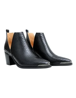 Budget โค๏ธ Belle & Bloom Austin Croc Embossed Ankle Boot ๐