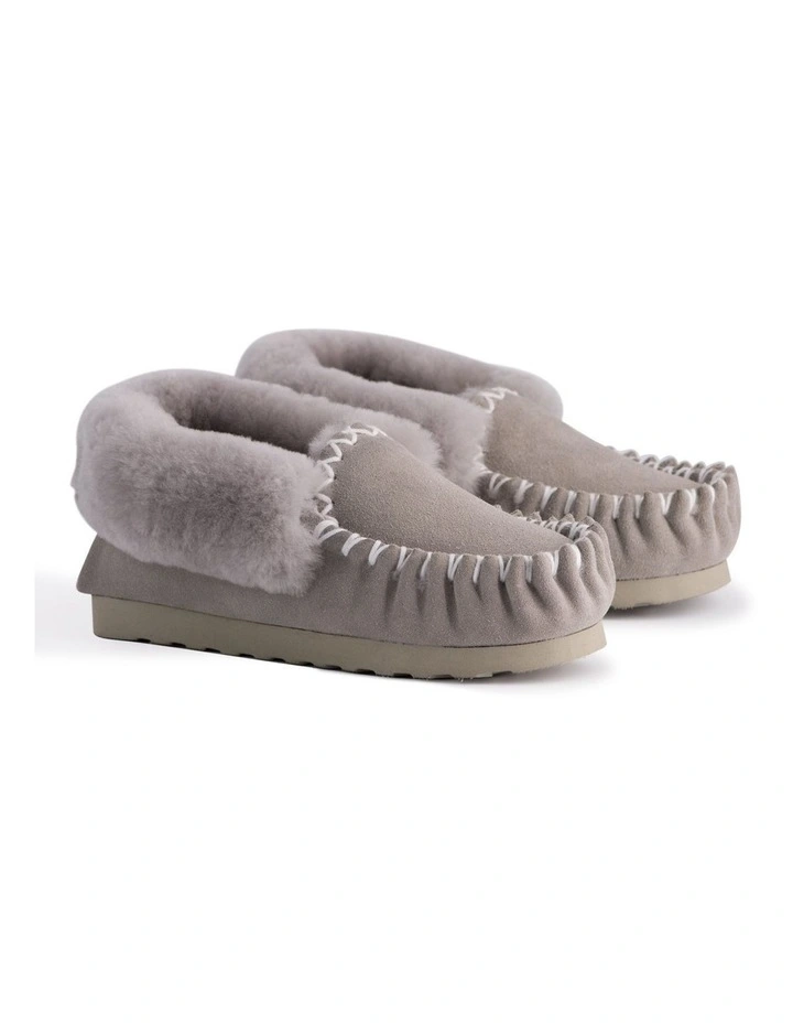 Budget β Aus Wooli Ugg Hand Stitched β€οΈ Womens Sheepskin Moccasin Light Grey π 9 Budget β Aus Wooli Ugg Hand Stitched β€οΈ Womens Sheepskin Moccasin Light Grey π - Image 7