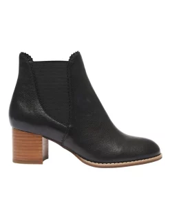 Deals ❤️ Sandler Liam Black Glove Boots ⌛