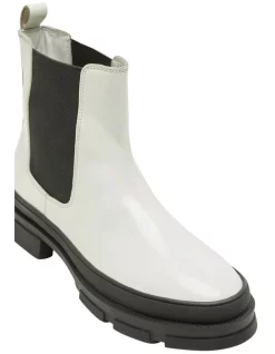 Deals 🎉 Oxford Leo White Chelsea 🤩 Boots ✨ -Bootopia Store unnamed file 806