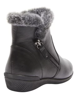 Wholesale 🥰 Wide Steps Willow Boots In Black Glove ⌛ -Bootopia Store unnamed file 969